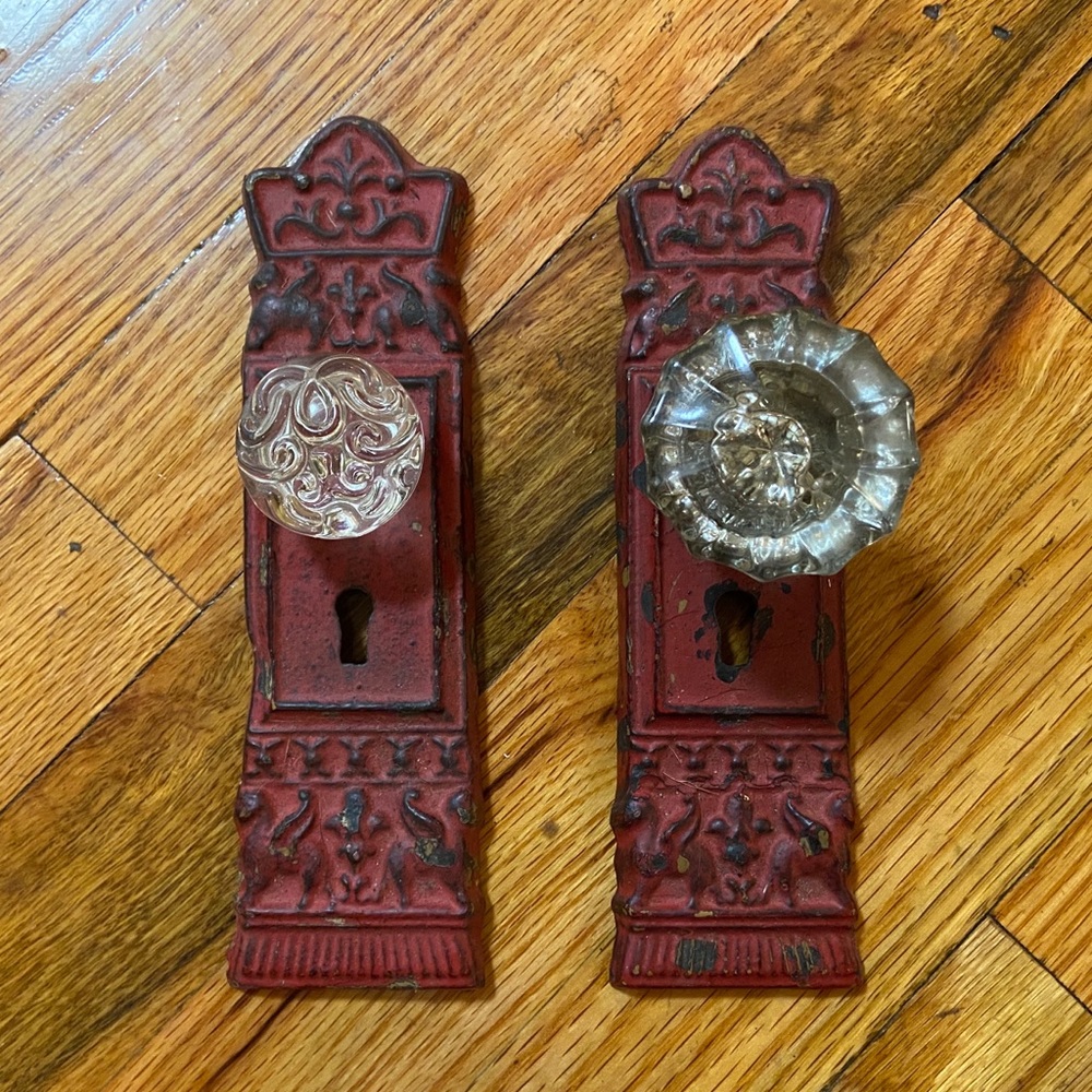 Vintage Style Metal Doorknob Hanger Set